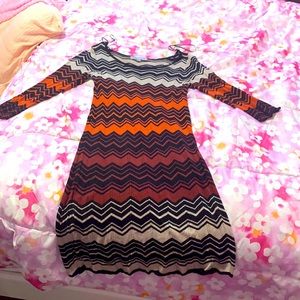 This is a vintage Danny&Nicole dress, in size M. Very soft and good quality.